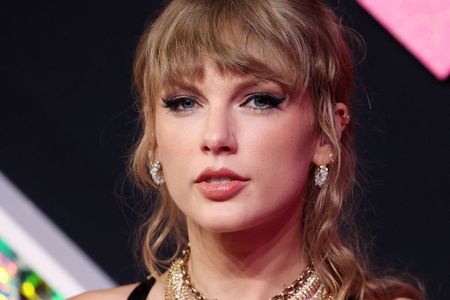 Theaters look to Taylor Swift to shake off box office strike pain