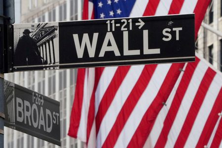S&P 500, Nasdaq climb as fresh data boosts rate-cut bets again