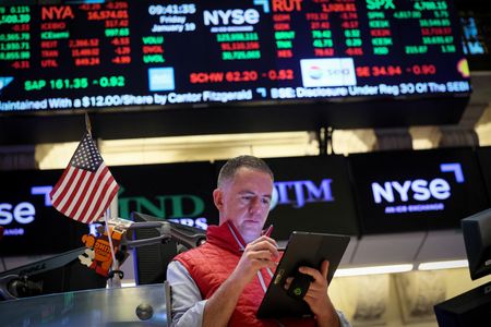S&P 500 notches third straight record high close