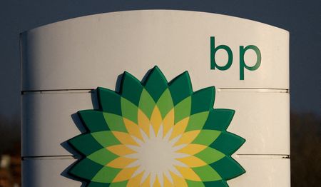 Big Oil offers record returns to lure investors back