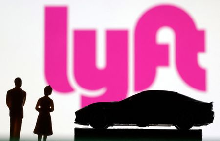 Lyft forecast gaffe jolts traders, could invite scrutiny