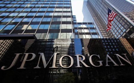 Leading U.S. banks leave ESG project finance group