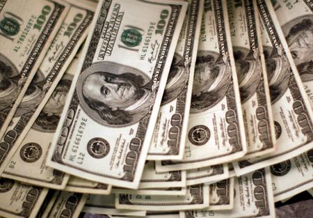 U.S. dollar’s strength to persist as markets eye cautious Fed – Reuters poll
